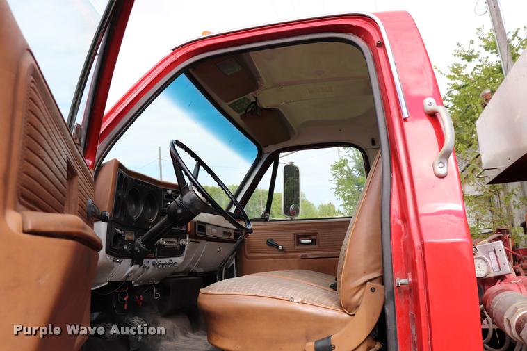 image for item DQ9373 1980 GMC Sierra 7000 fire truck