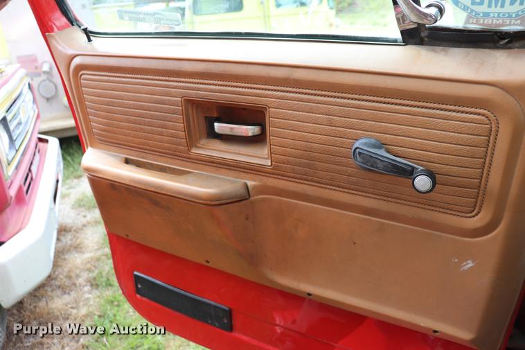 image for item DQ9373 1980 GMC Sierra 7000 fire truck