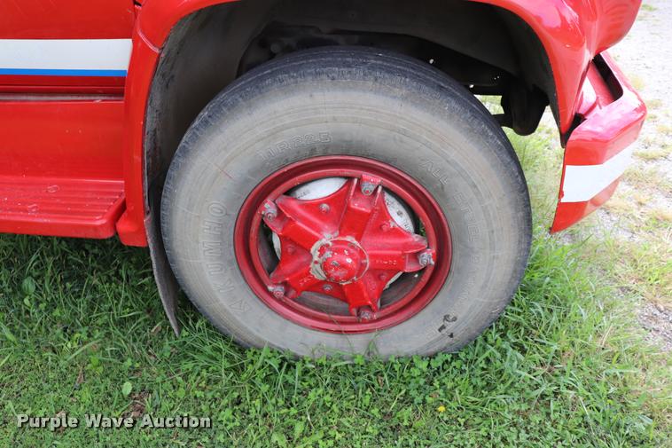 image for item DQ9373 1980 GMC Sierra 7000 fire truck