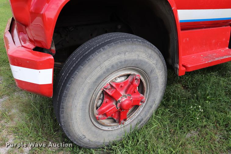 image for item DQ9373 1980 GMC Sierra 7000 fire truck