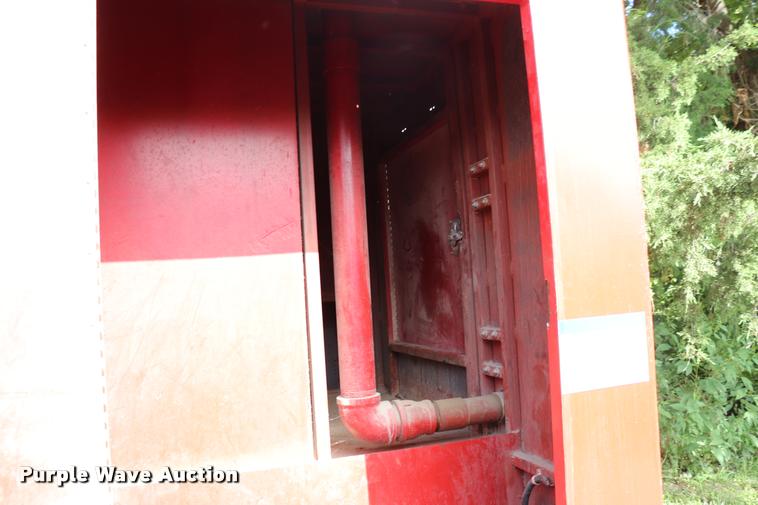 image for item DQ9373 1980 GMC Sierra 7000 fire truck