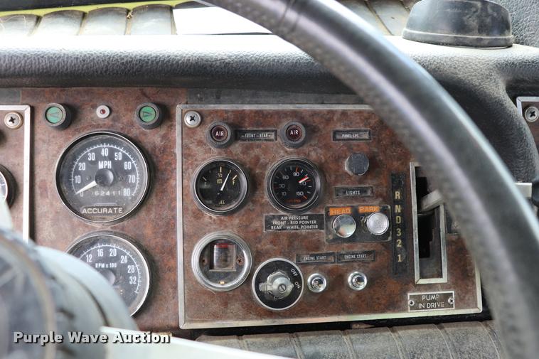 image for item DQ9375 1978 Pierce 1871-LPC fire truck