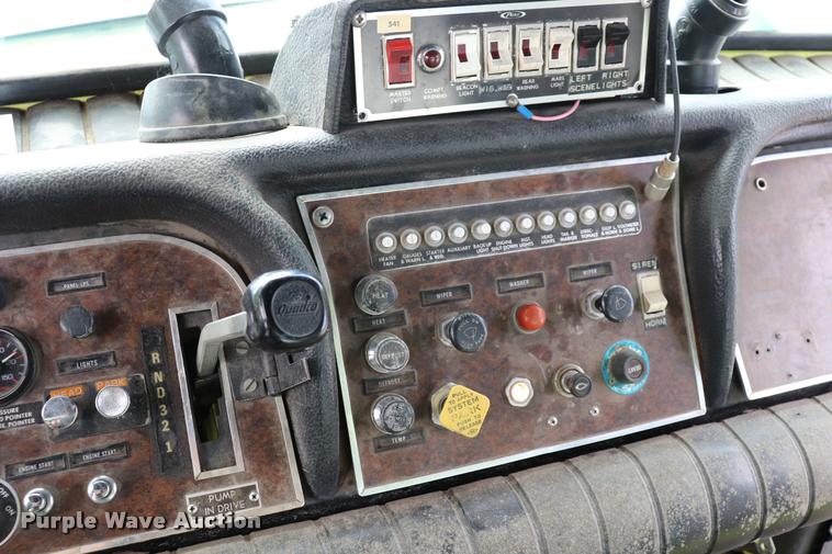 image for item DQ9375 1978 Pierce 1871-LPC fire truck