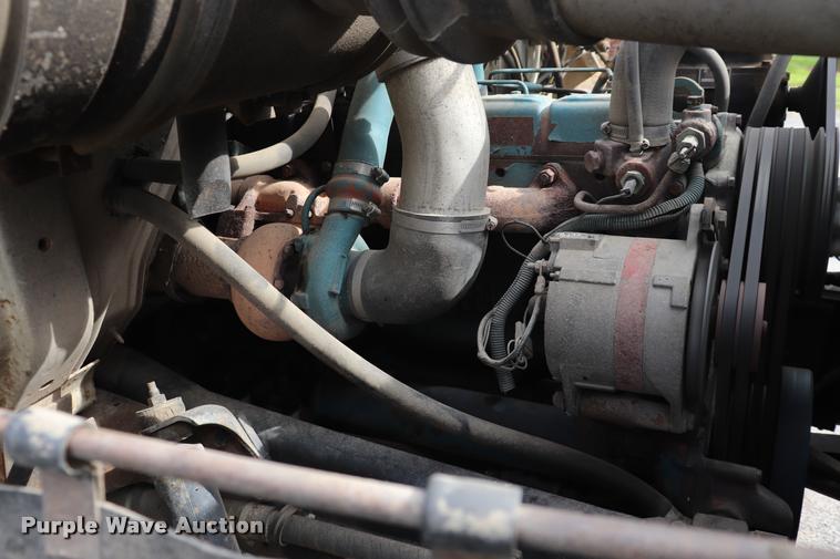 image for item DQ9376 1982 International S1900 tanker fire truck