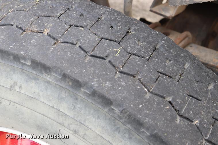 image for item DQ9376 1982 International S1900 tanker fire truck