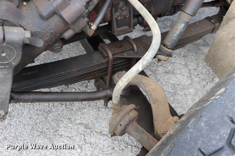 image for item DQ9376 1982 International S1900 tanker fire truck