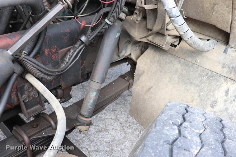 image for item DQ9376 1982 International S1900 tanker fire truck