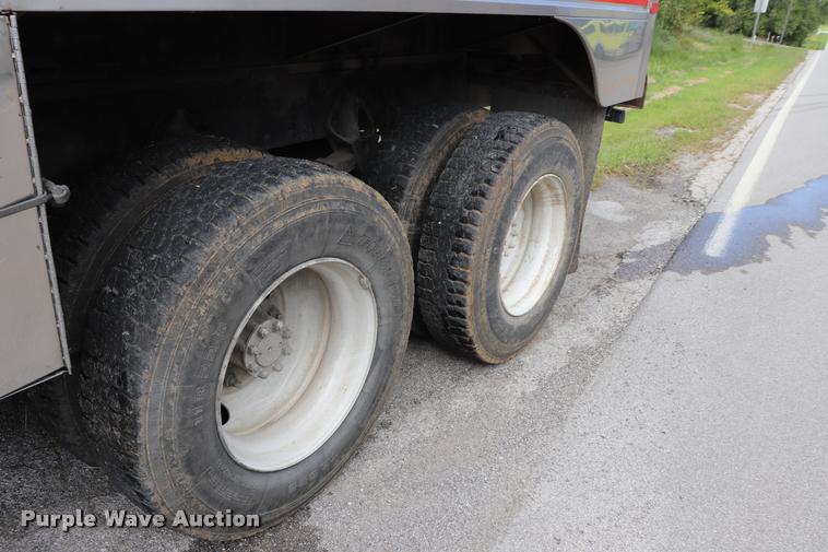 image for item DQ9376 1982 International S1900 tanker fire truck