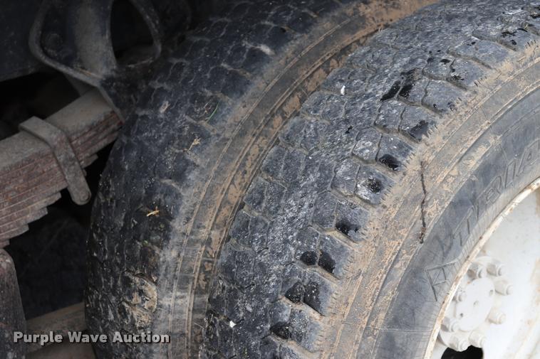 image for item DQ9376 1982 International S1900 tanker fire truck