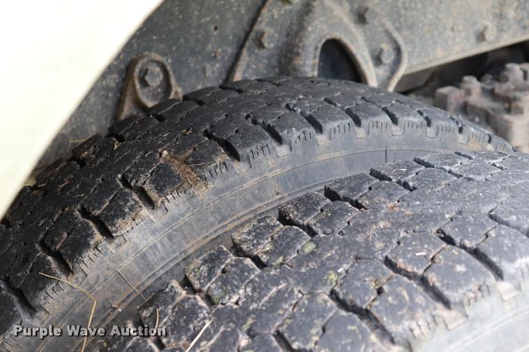 image for item DQ9376 1982 International S1900 tanker fire truck