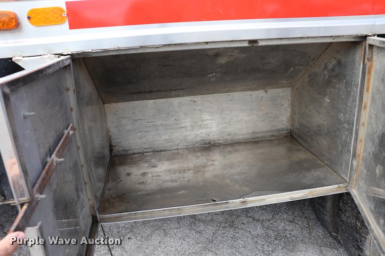 image for item DQ9376 1982 International S1900 tanker fire truck