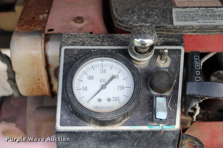 image for item DQ9376 1982 International S1900 tanker fire truck