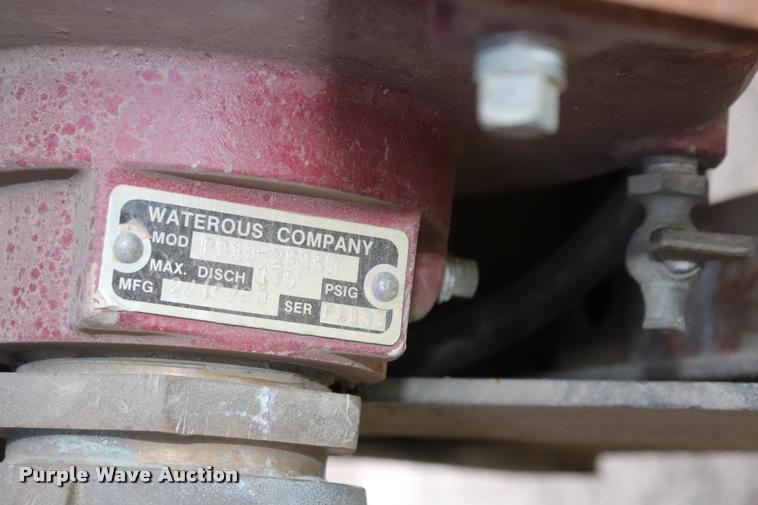 image for item DQ9376 1982 International S1900 tanker fire truck