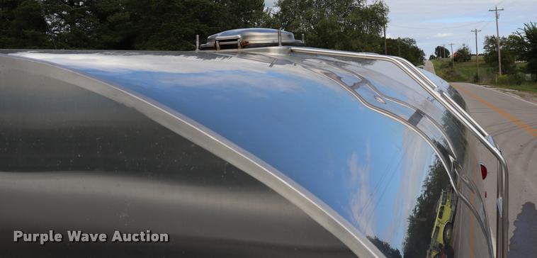 image for item DQ9376 1982 International S1900 tanker fire truck