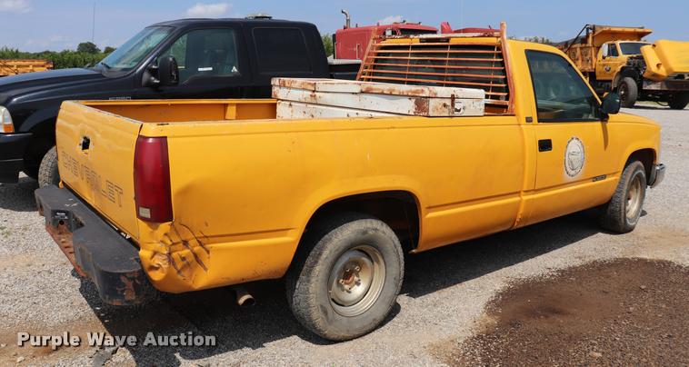 image for item DQ9459 1994 Chevrolet Cheyenne 1500 pickup truck