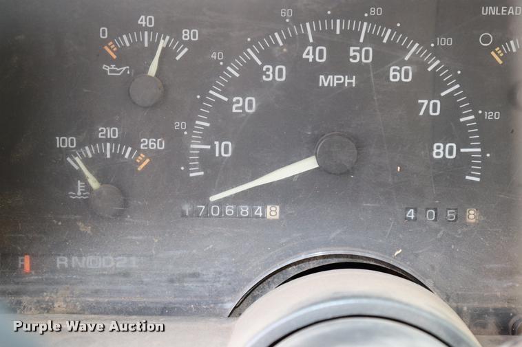 image for item DQ9459 1994 Chevrolet Cheyenne 1500 pickup truck