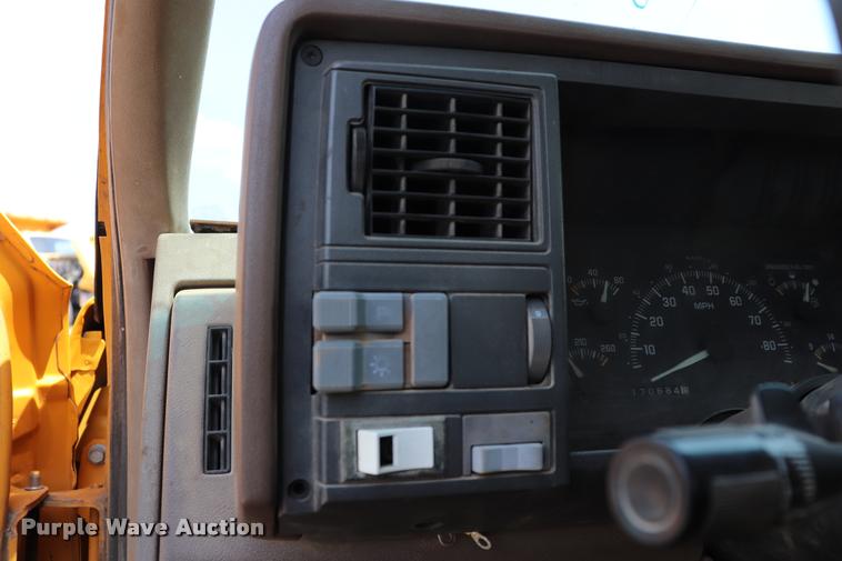 image for item DQ9459 1994 Chevrolet Cheyenne 1500 pickup truck