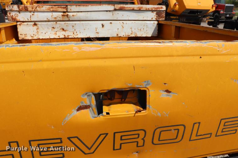 image for item DQ9459 1994 Chevrolet Cheyenne 1500 pickup truck