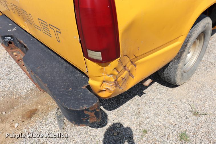 image for item DQ9459 1994 Chevrolet Cheyenne 1500 pickup truck