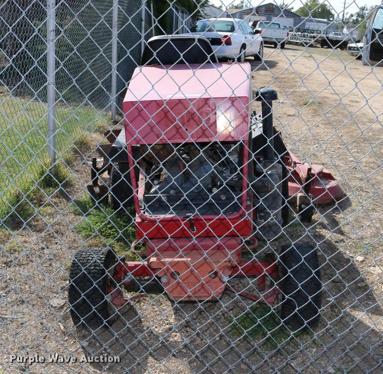 image for item DW9806 Toro Groundsmaster 345 lawn mower