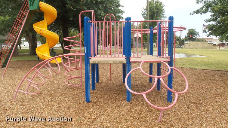 image for item EB9096 Playground equipment
