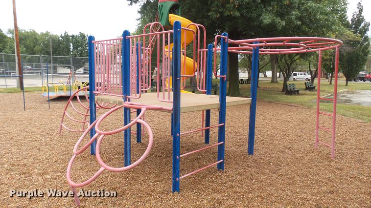 image for item EB9096 Playground equipment