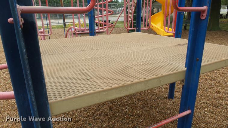 image for item EB9096 Playground equipment