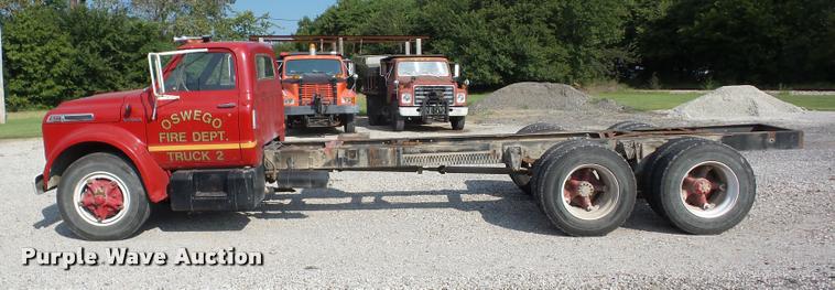 image for item J8605 1972 Chevrolet C60 truck cab and chassis