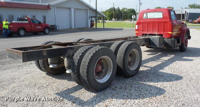 image for item J8605 1972 Chevrolet C60 truck cab and chassis