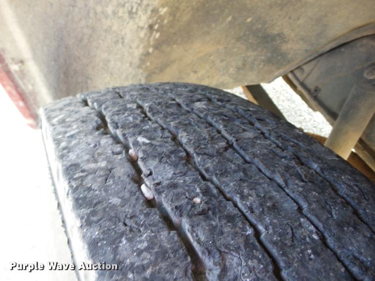 image for item J8605 1972 Chevrolet C60 truck cab and chassis