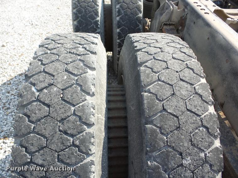 image for item J8605 1972 Chevrolet C60 truck cab and chassis