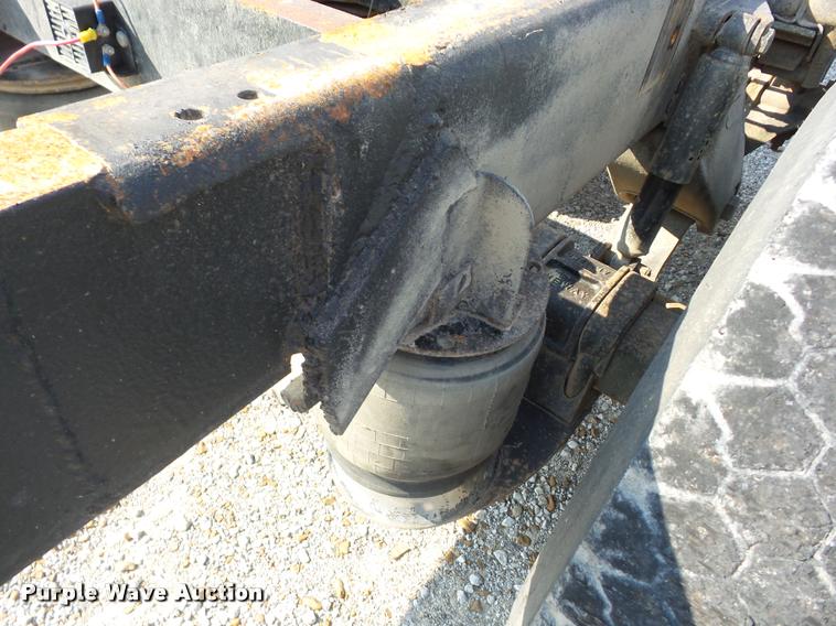 image for item J8605 1972 Chevrolet C60 truck cab and chassis