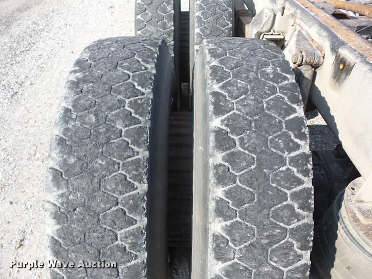 image for item J8605 1972 Chevrolet C60 truck cab and chassis