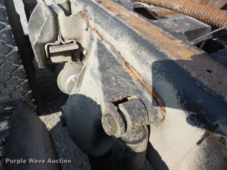 image for item J8605 1972 Chevrolet C60 truck cab and chassis