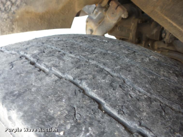 image for item J8605 1972 Chevrolet C60 truck cab and chassis