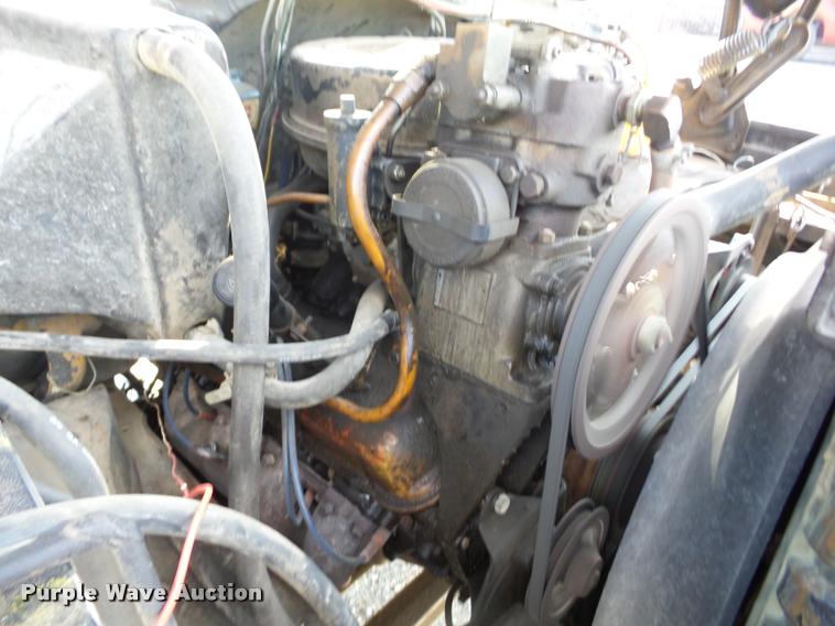 image for item J8605 1972 Chevrolet C60 truck cab and chassis