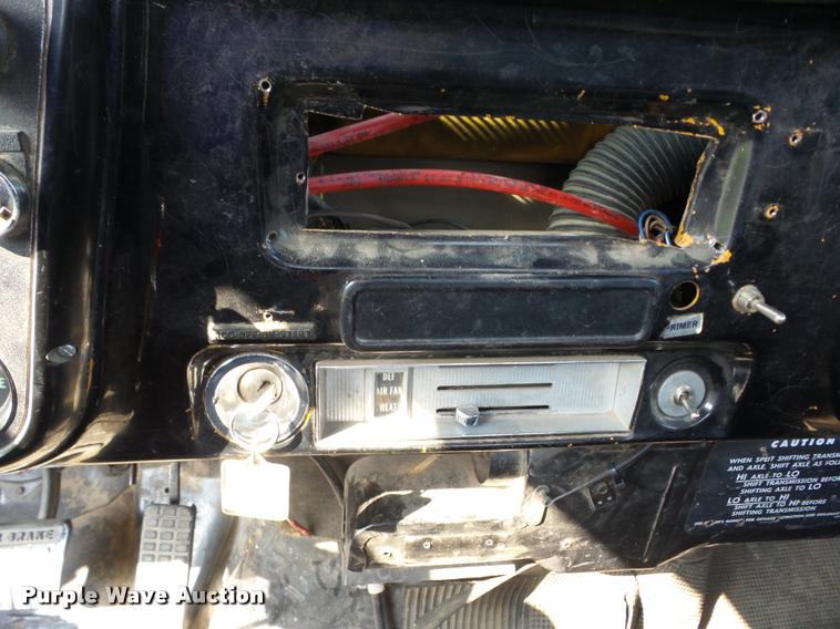 image for item J8605 1972 Chevrolet C60 truck cab and chassis