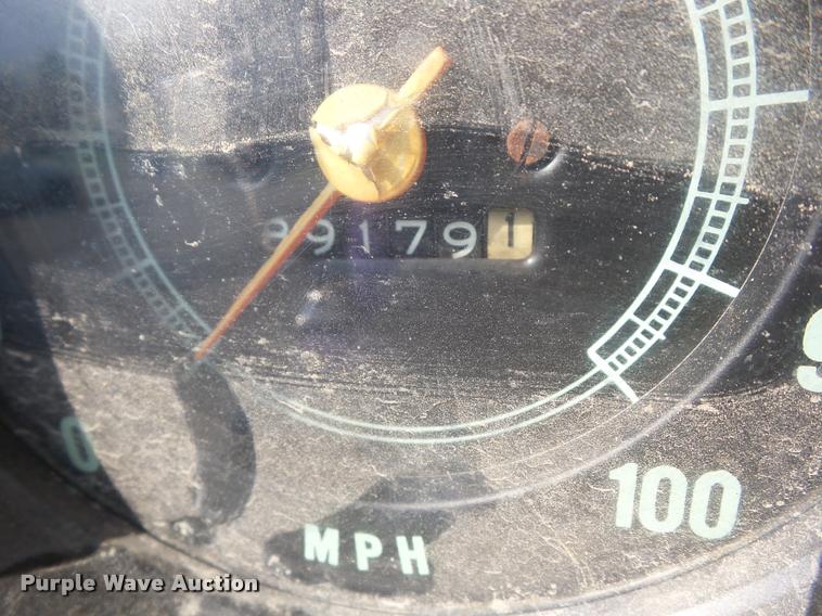 image for item J8605 1972 Chevrolet C60 truck cab and chassis