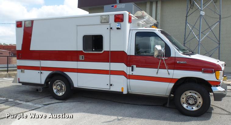 image for item K1789 1993 Ford Econoline E350 ambulance