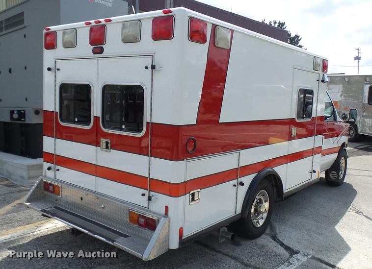 image for item K1789 1993 Ford Econoline E350 ambulance