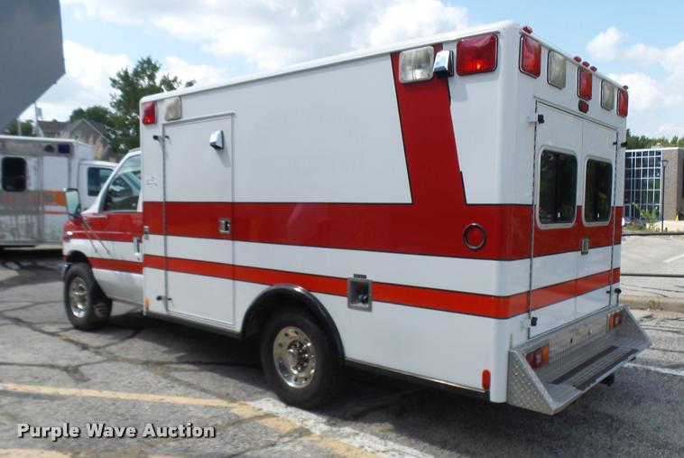 image for item K1789 1993 Ford Econoline E350 ambulance