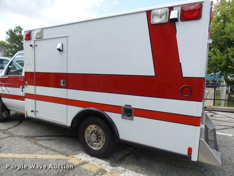 image for item K1789 1993 Ford Econoline E350 ambulance