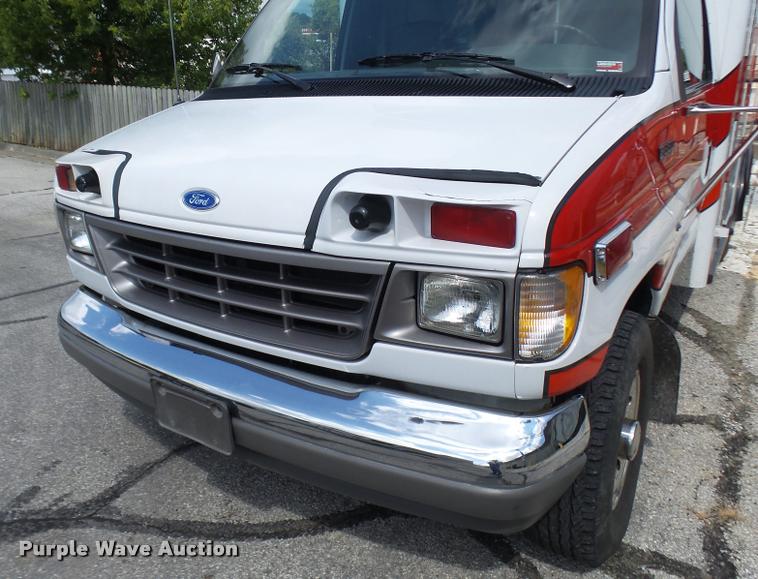 image for item K1789 1993 Ford Econoline E350 ambulance