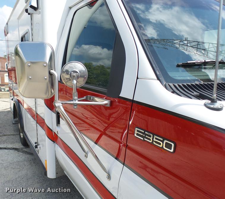 image for item K1789 1993 Ford Econoline E350 ambulance