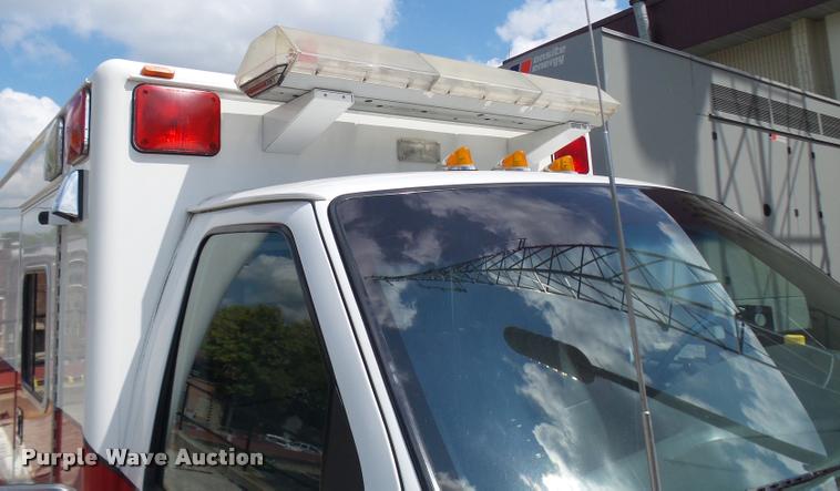 image for item K1789 1993 Ford Econoline E350 ambulance