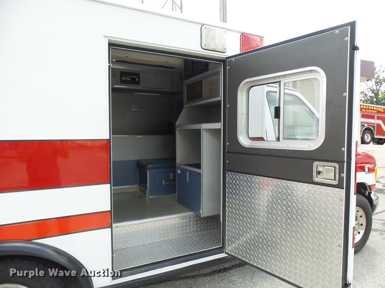 image for item K1789 1993 Ford Econoline E350 ambulance