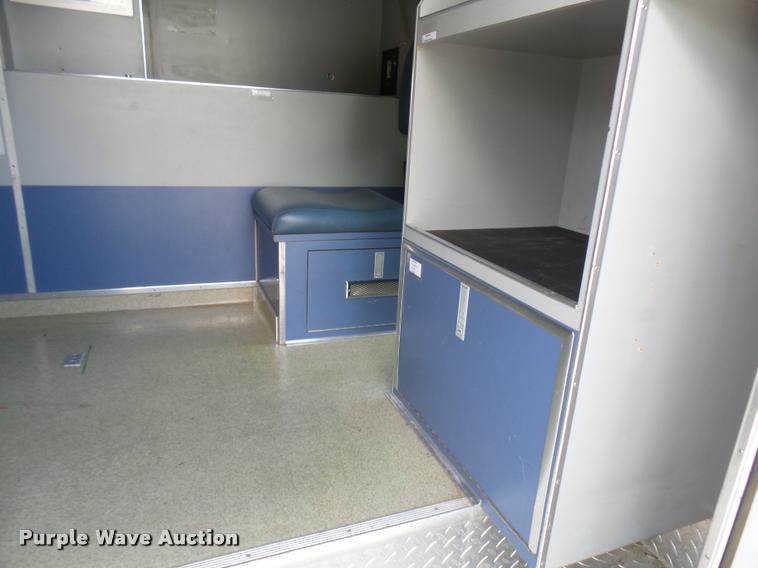 image for item K1789 1993 Ford Econoline E350 ambulance