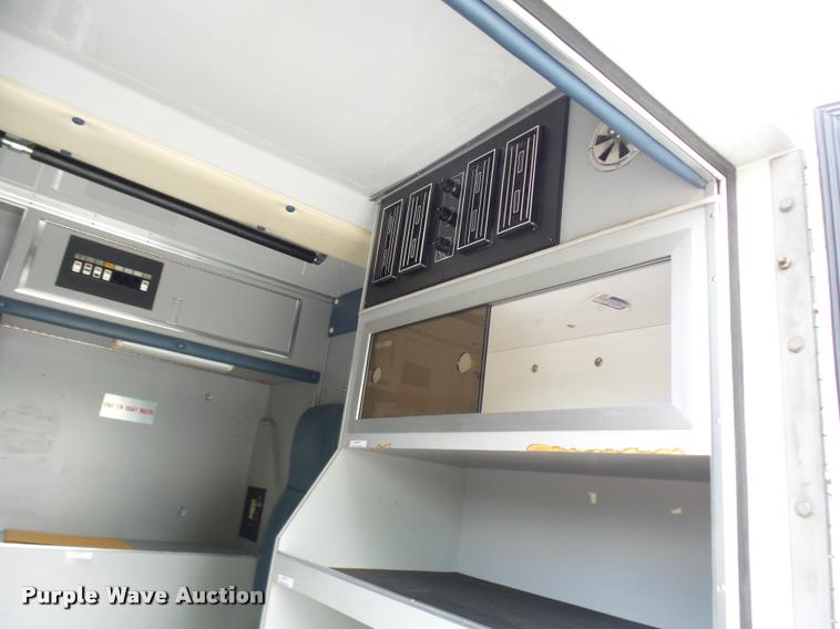 image for item K1789 1993 Ford Econoline E350 ambulance