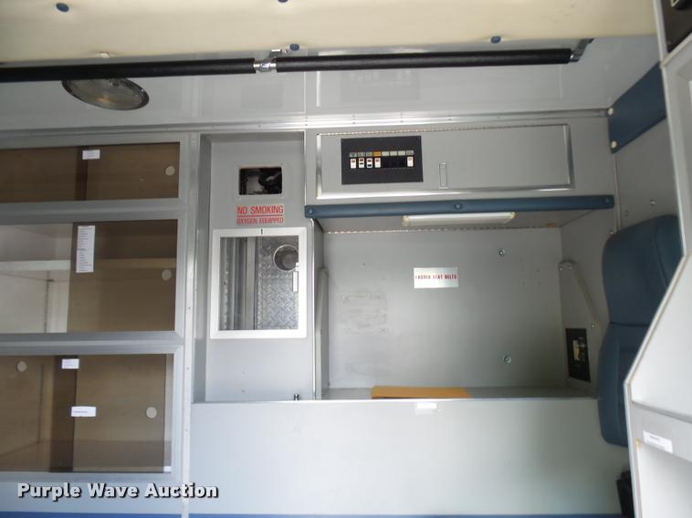 image for item K1789 1993 Ford Econoline E350 ambulance
