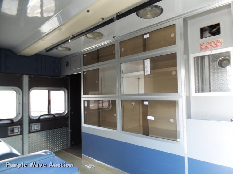 image for item K1789 1993 Ford Econoline E350 ambulance